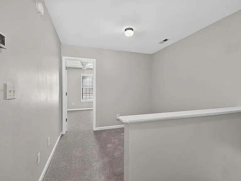 160 Hutson Ln — Photo 18