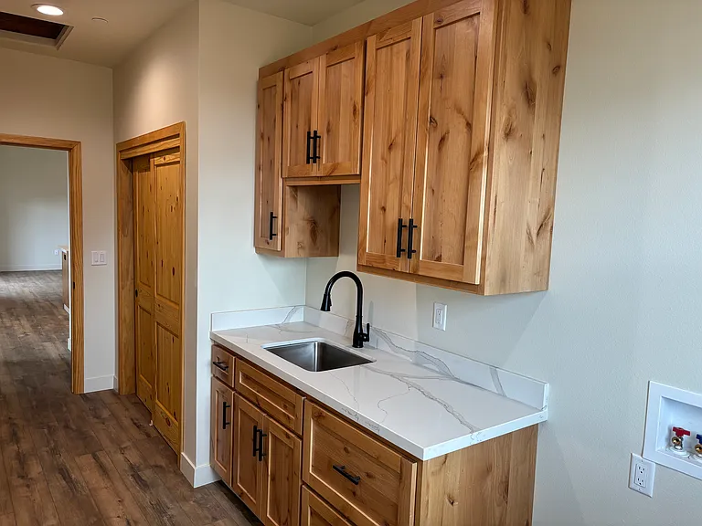 835 Fawndale Ln — Photo 6