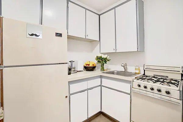 Sold by Batra Group Inc | media 16