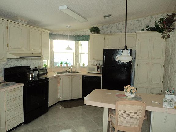 4th image of 817 Lychee Dr