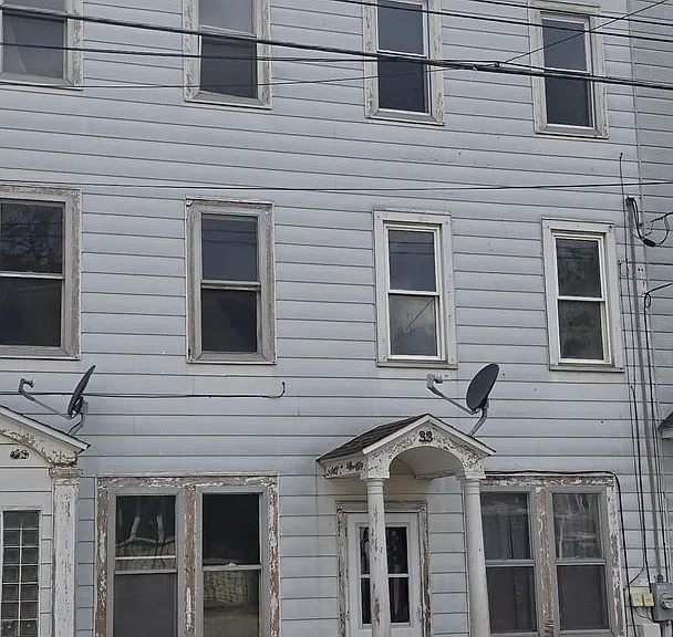 33 Washington St — Photo 3