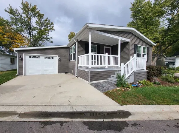 1132 Lakewood Rd #331, Elgin, IL 60123