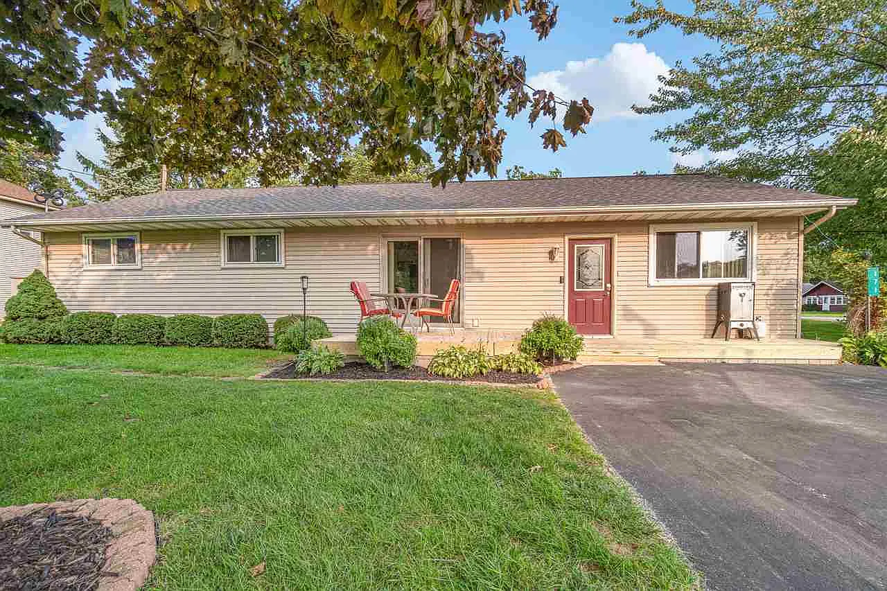 171 Lagoon Beach Dr photo 1