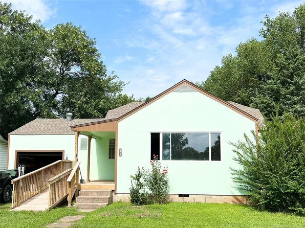1027 S Pettit Ave, Hominy, OK 74035