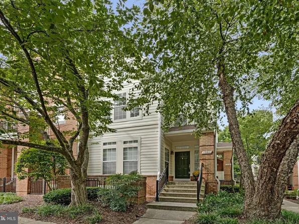 1326 Garden Wall Cir #314, Reston, VA 20194