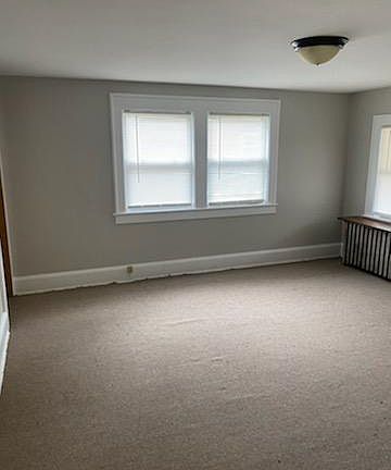LARGE BEDROOM