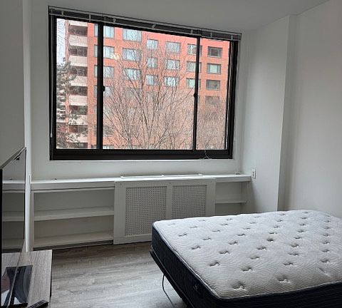 3rd image of 1011 Arlington Blvd #312