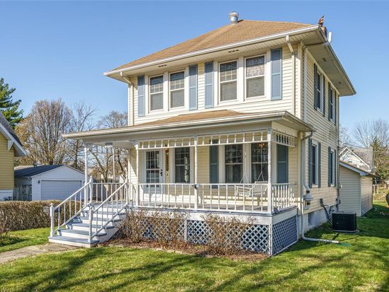 1002 Johnson St Carlinville Il 62626 Mls 21021923 Zillow