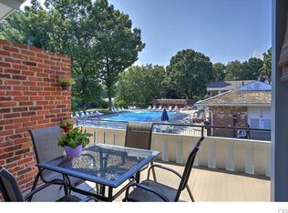 90 Southport Woods Dr, Southport, CT 06890