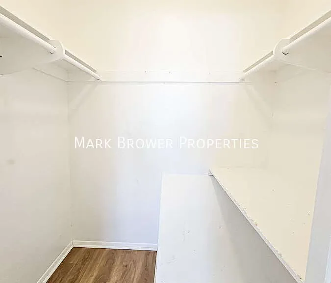 4217 N Miller Rd — Photo 24