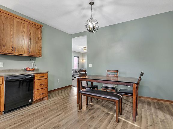 5th image of 730 Main St