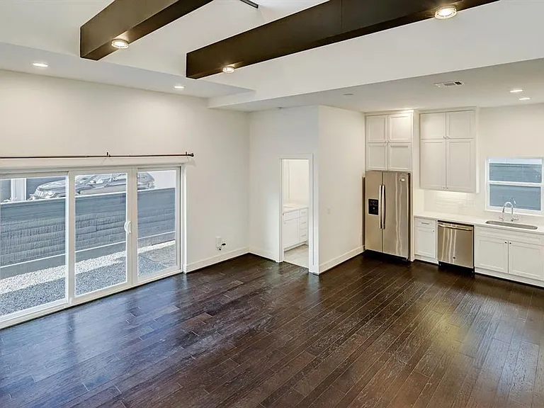 1906 Jack Oak Ave — Photo 5