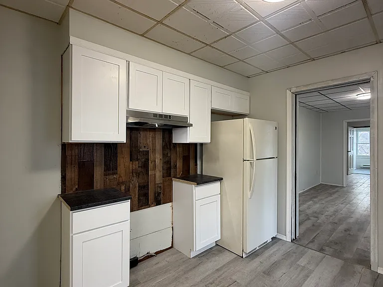 406-408 W Abbott St #1 — Photo 7