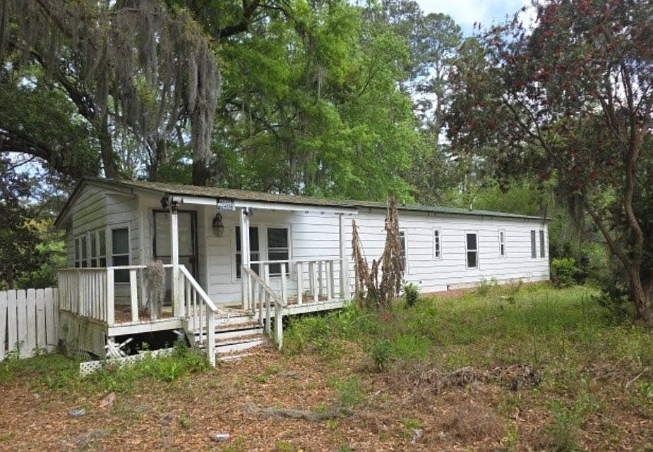 1st image of 350 Clubhouse Dr