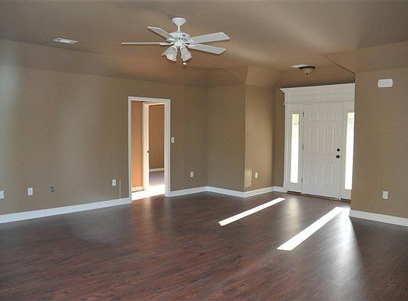 5th image of 106 Charles Thomas Blvd