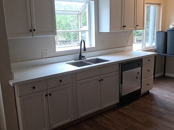 5th image of 11436 Renton Ave S