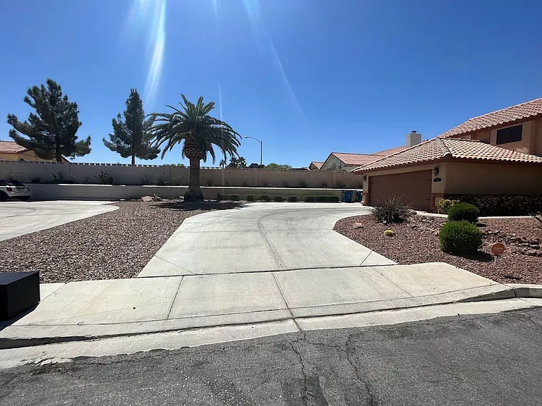 7997 Flametree Ct — Photo 2