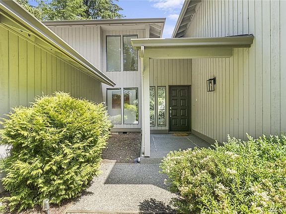 4th image of 3711 26th Avenue Ct