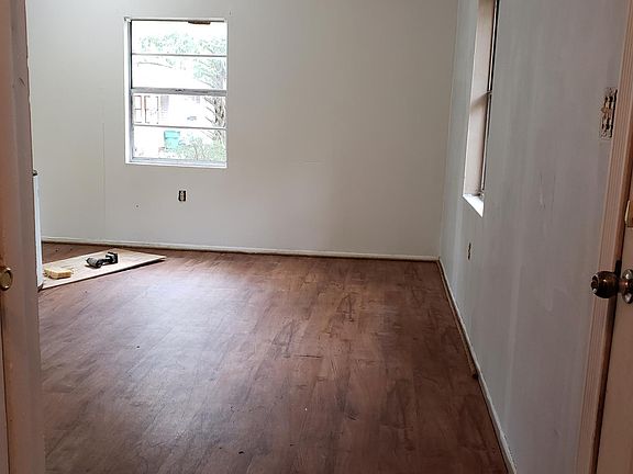 3rd image of 337 S Clake Ave