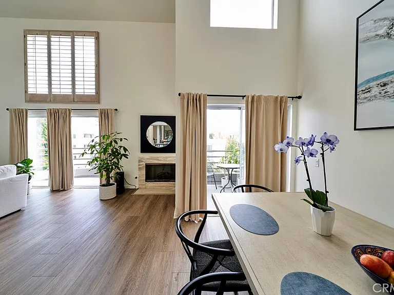 1617 S Beverly Glen Blvd #303 — Photo 10
