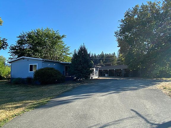 Front driveway view