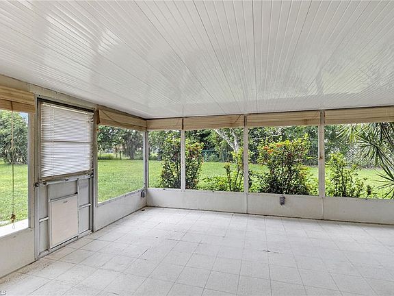 3rd image of 625 Grandview DR