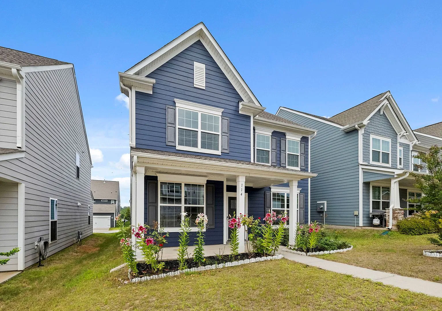Beautiful Reidville 5 Bedroom Home with Solar Panels, Flexible Floor Plan & Detached 2-Car Garage — Photo 3