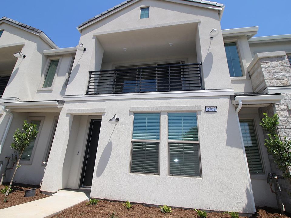 1st image of 2707 E Tamarind Dr