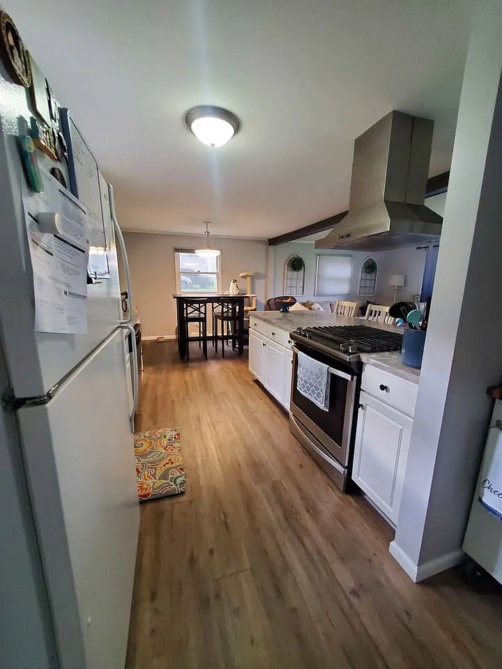 3 bed, 1196 sqft, $2,500 — Photo 3