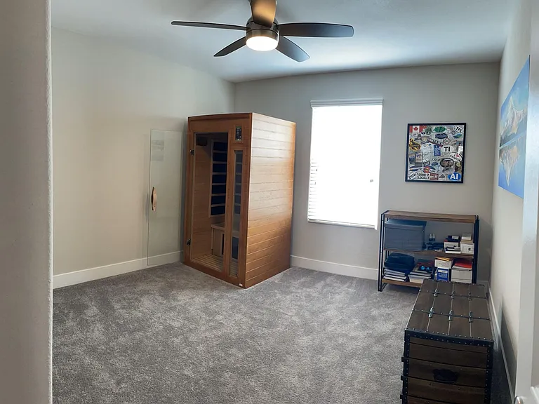 Third floor guest room