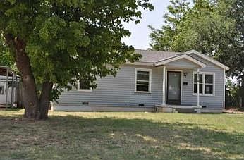 1st image of 3216 SE 21st St
