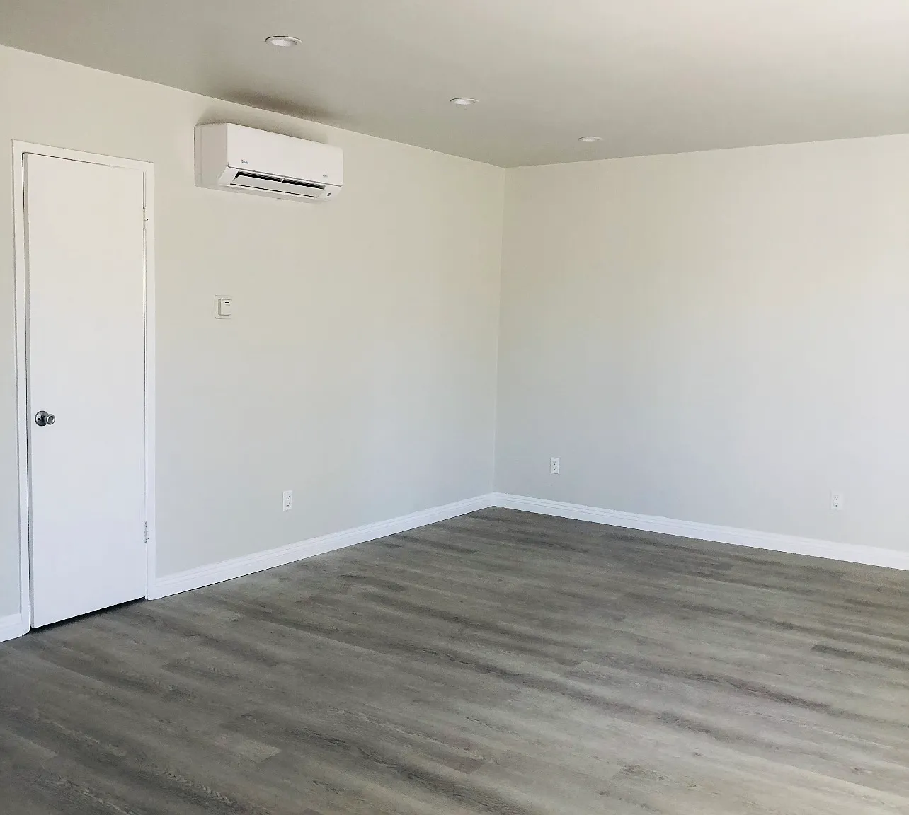 2 bed, 950 sqft, $2,450 — Photo 3