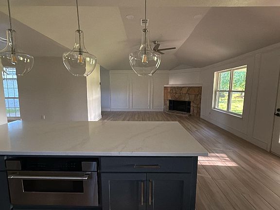 4th image of 1210 Scenic Dr