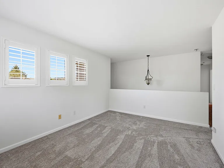 552 Stonehaven Ct — Photo 37