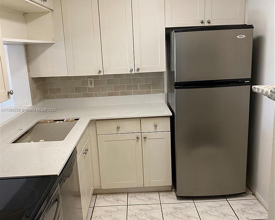 1st image of 9651 SW 77th Ave APT 205E