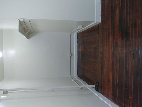 3rd image of 901 S Kingsley Dr APT 405