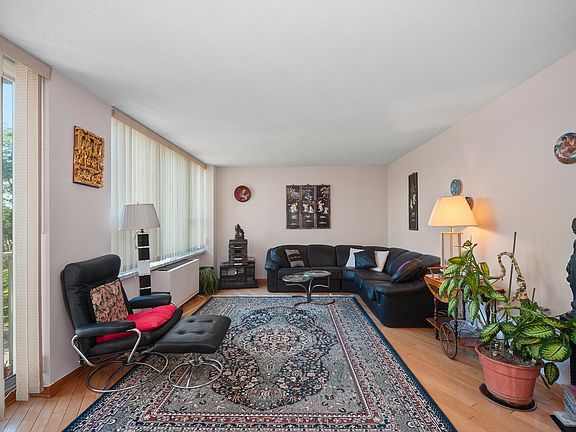 3rd image of 3925 Triumvera Dr APT 3A