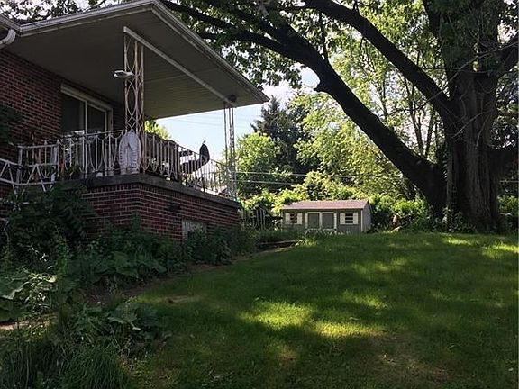 5th image of 442 Jefferson St