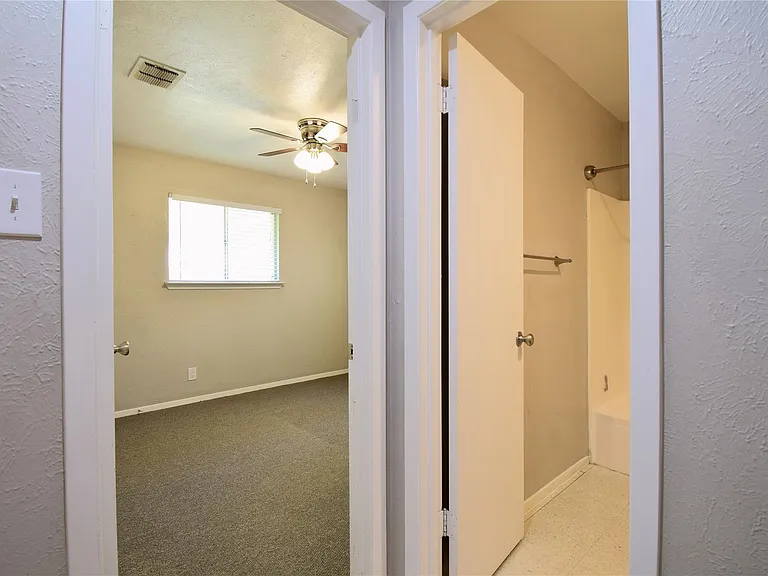 5936 Cherry Loop #B — Photo 11