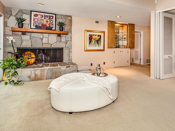 4th image of 825 Treehouse Ln