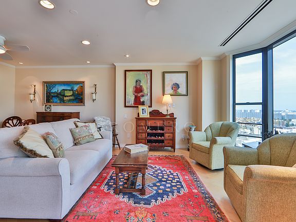 4th image of 500 W Harbor Dr Unit 1307