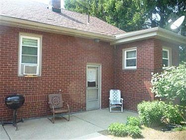 3rd image of 559 S Hazelwood Ave