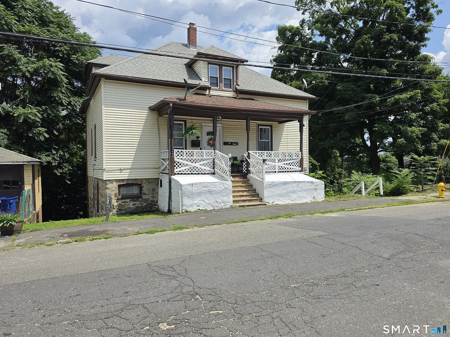 2 bed, 1.0 bath, 880 sqft, $1,400 — Photo 1