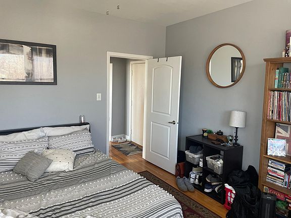 2nd image of 2956 N Washtenaw Ave #2