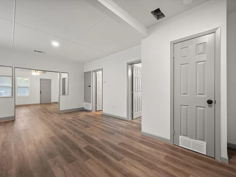 2207 Prairie Ave — Photo 25