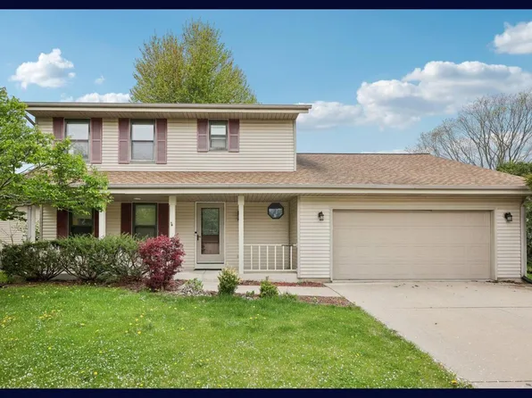 1212 North Glenwood CIRCLE, West Bend, WI 53090