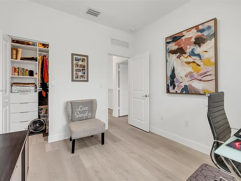 3538 W 108th St — Photo 38