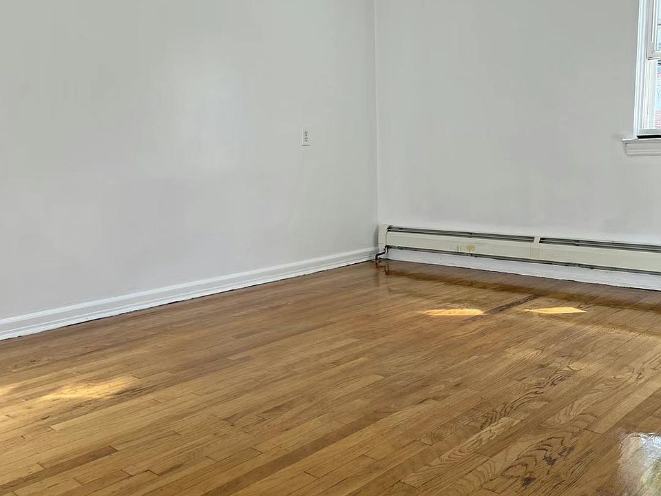 1st image of 76-62 172nd St