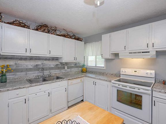 5th image of 1520 Seville Ave