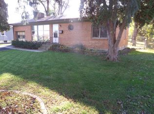 525 Krenz Ave, Cary, IL 60013